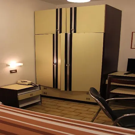 Eden Hotel 3*