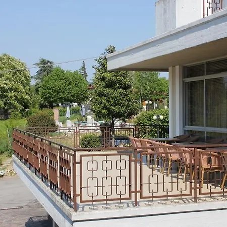 Eden Hotel 3*